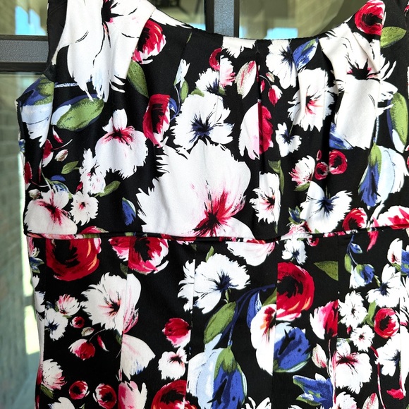 White House Black Market Fit & Flare Floral Dress Size 0 Sleeveless - Picture 4 of 14